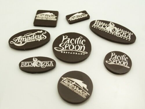 ШОКОЛАДНЫЕ УКРАШЕНИЯ И ТАБЛИЧКИ