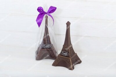 Шоколадная эйфелева башня с логотипом компании